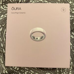NEW IN BOX Oura Ring 4 Ceramic in Petal Pink